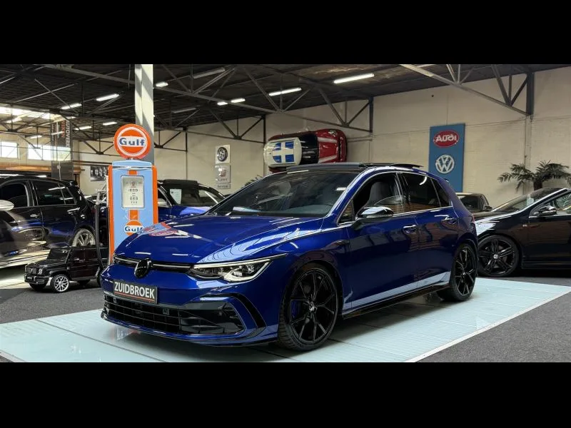 Volkswagen Golf (2023) — foto 1