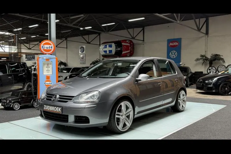 Volkswagen Golf (2005)