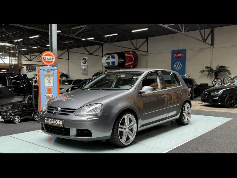 Volkswagen Golf (2005) — foto 1