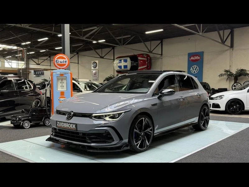 Volkswagen Golf (2020) — foto 1