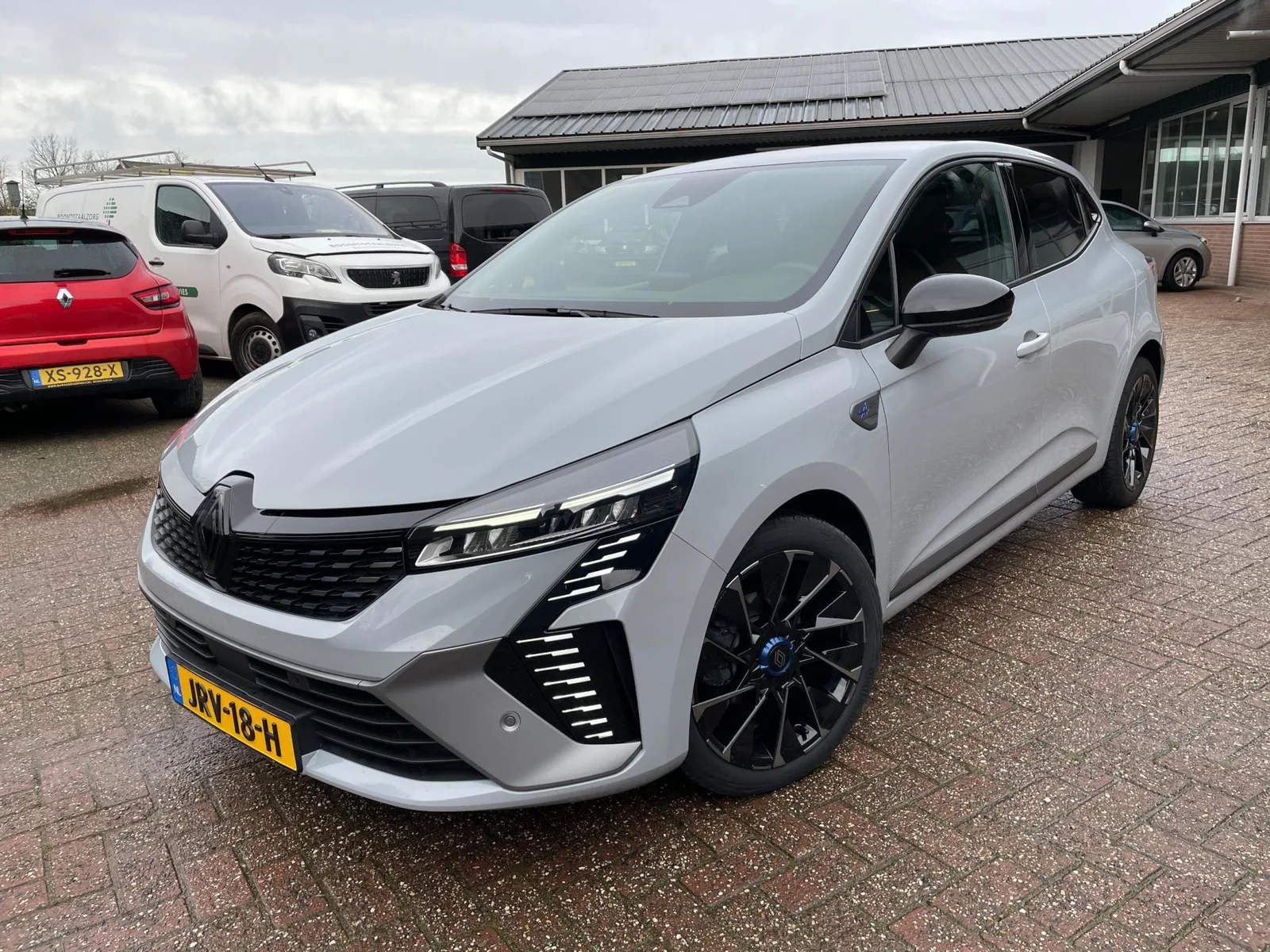 Renault Clio (2024) — foto 1