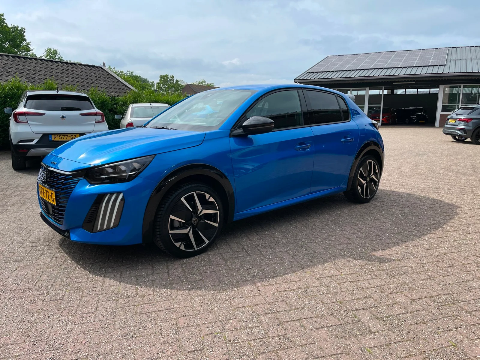 Peugeot 208 (2025) — foto 1