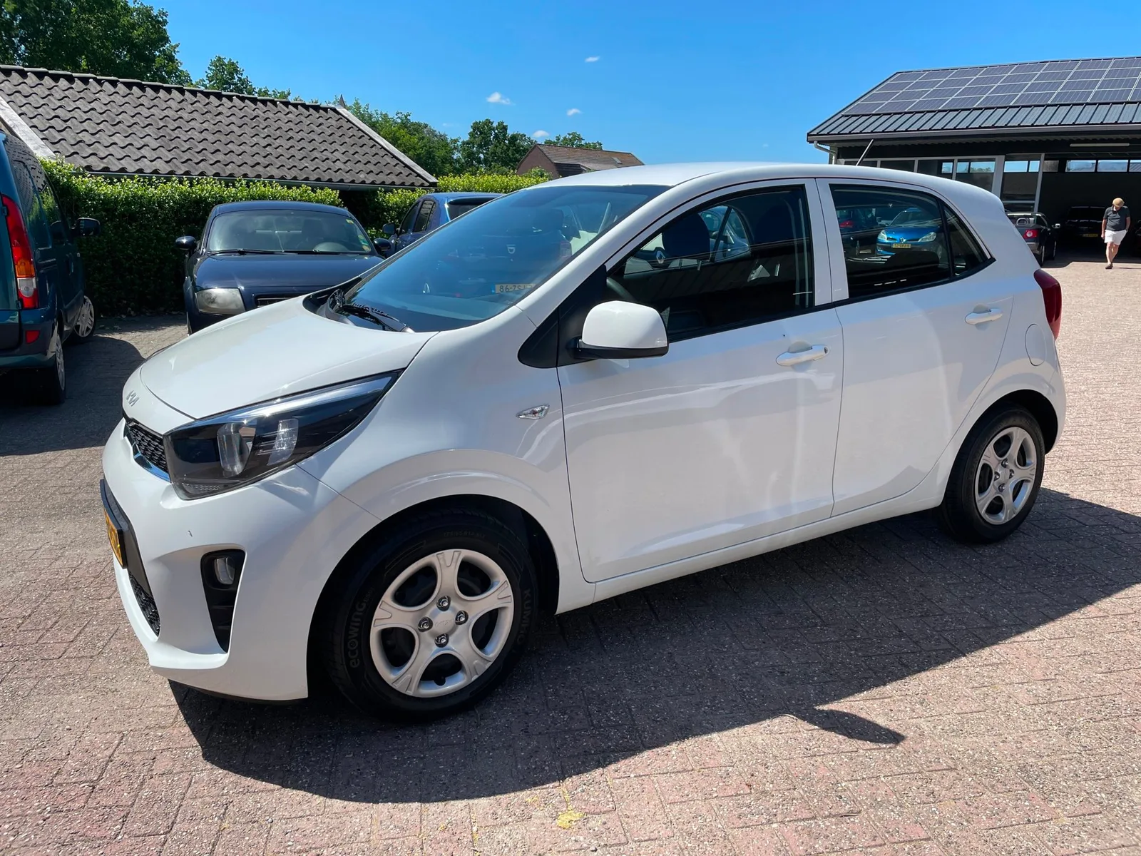 Kia Picanto (2022) — foto 1