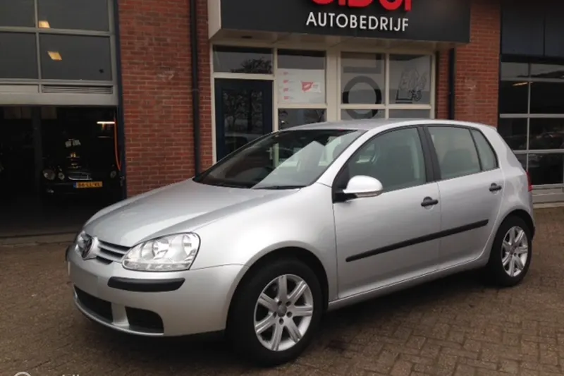 Volkswagen Golf (2005)