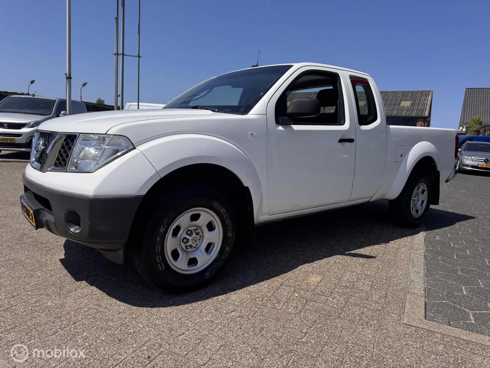 Nissan Navara (2009) — foto 1