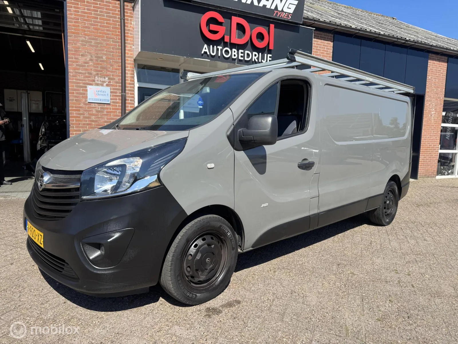 Opel Vivaro (2016) — foto 1