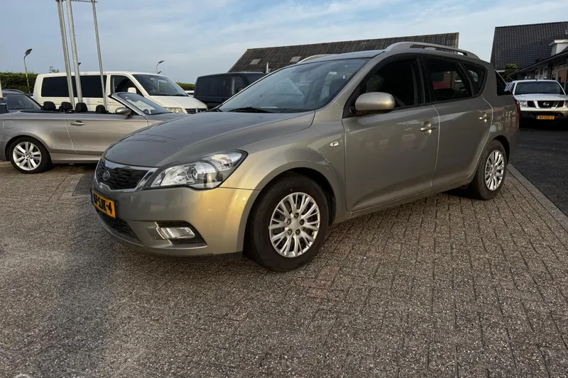 Kia Ceed (2011)