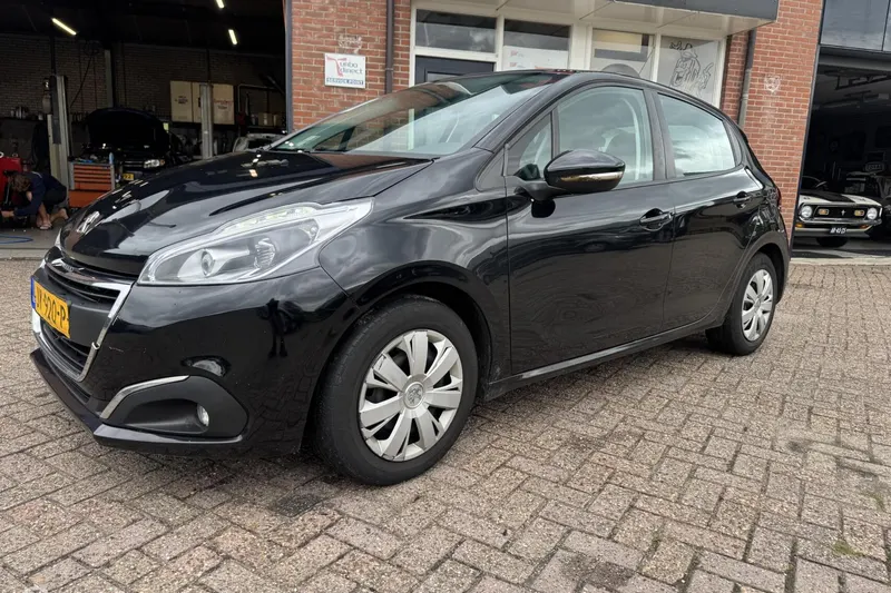 Peugeot 208 (2016)