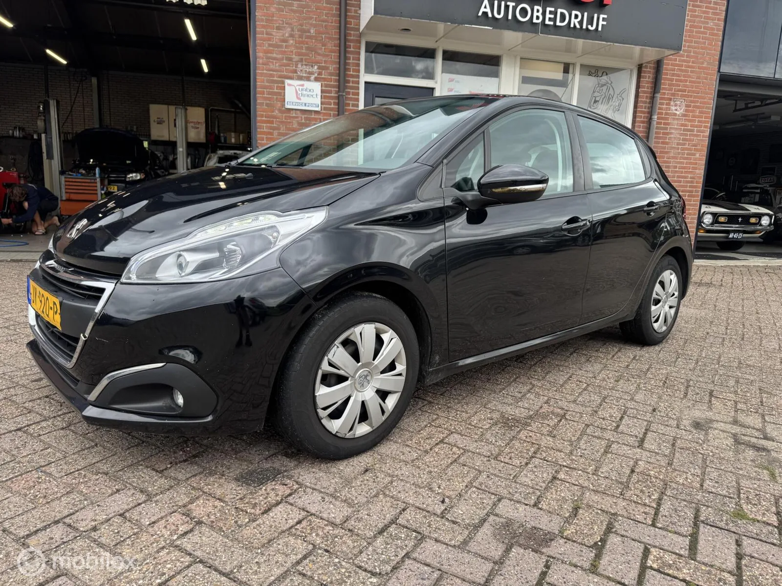 Peugeot 208 (2016) — foto 1