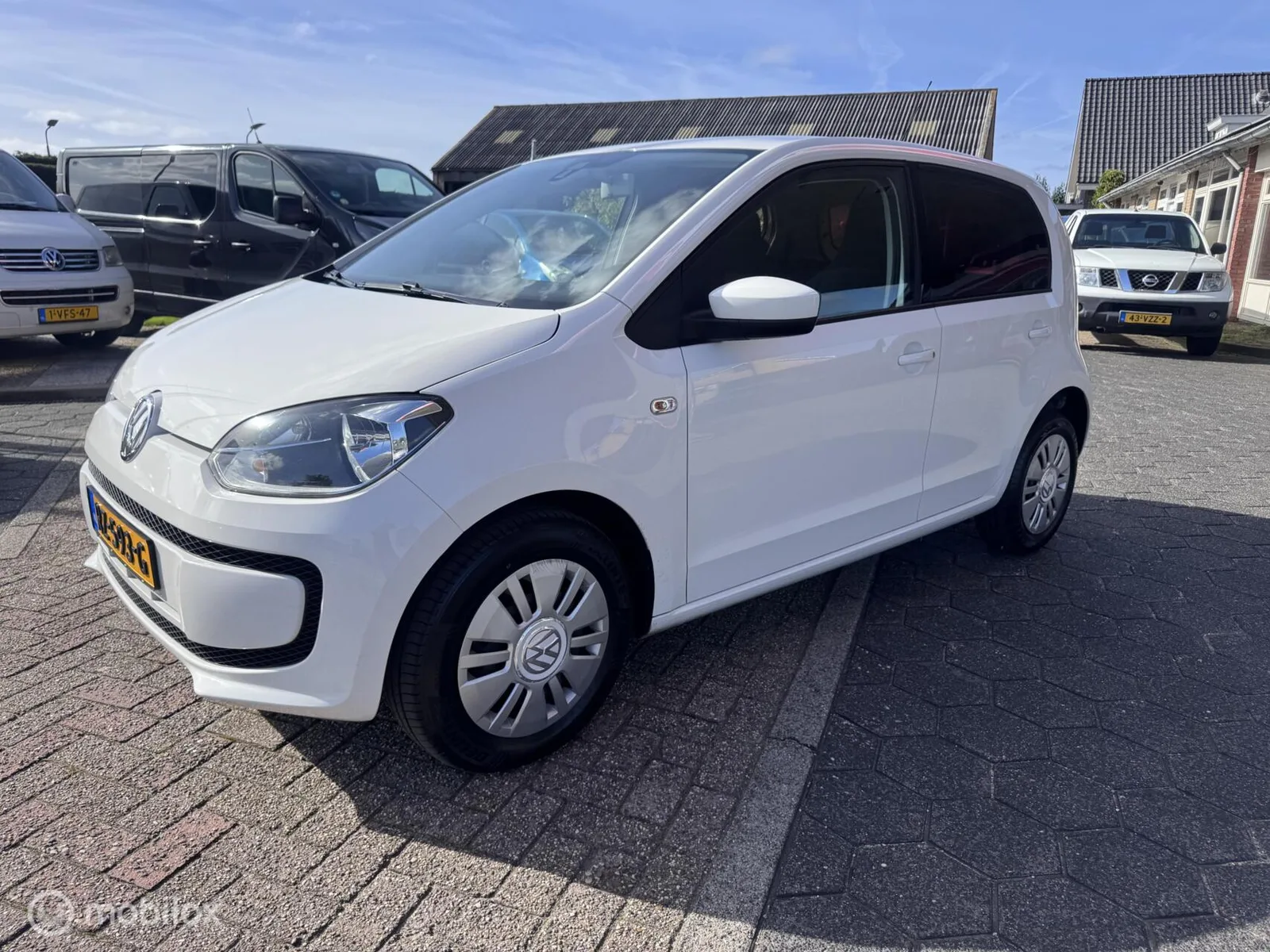 Volkswagen Up! (2015) — foto 1