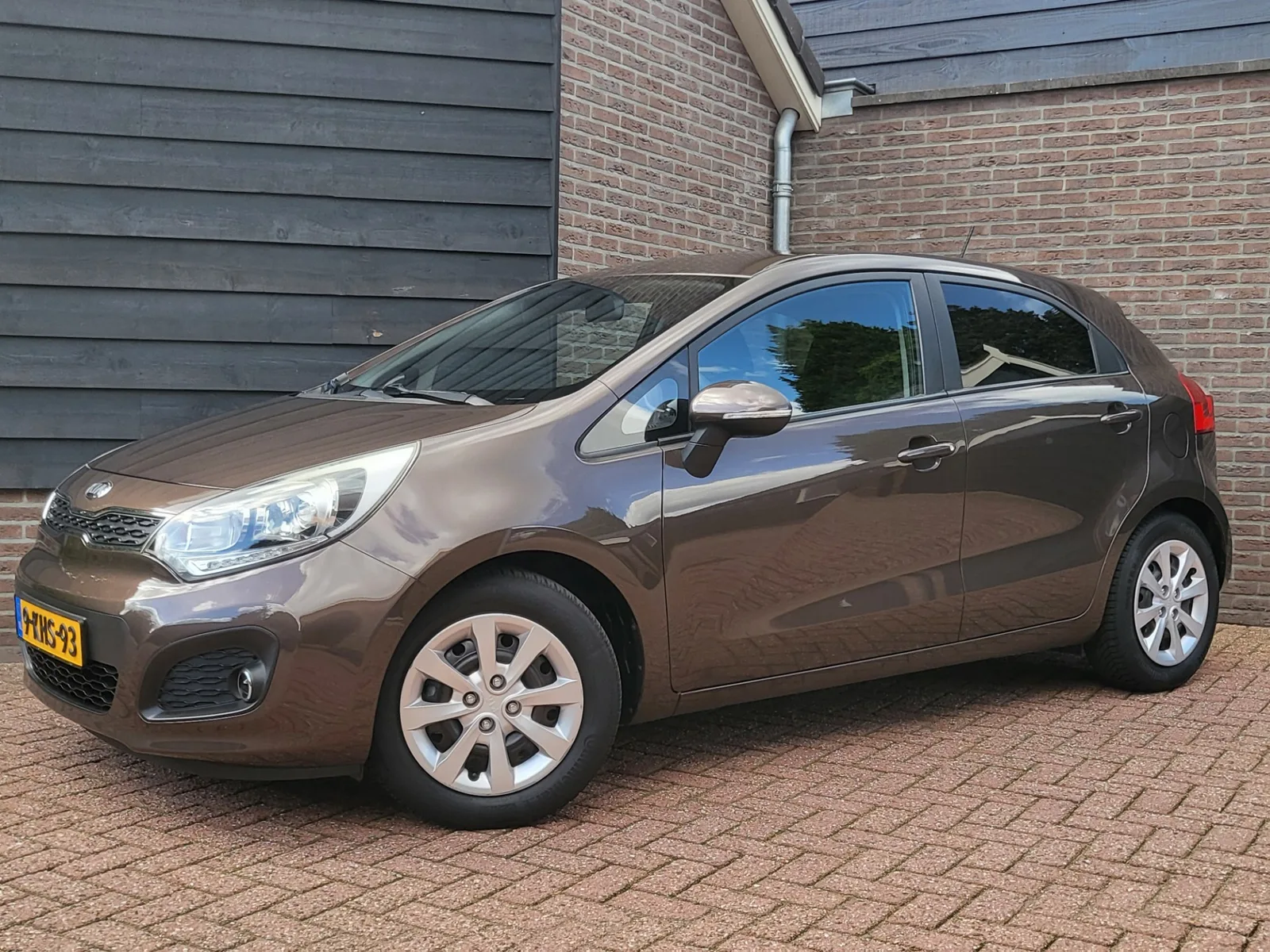 Kia Rio (2013) — foto 1