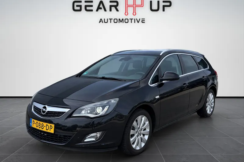 Opel Astra (2011)