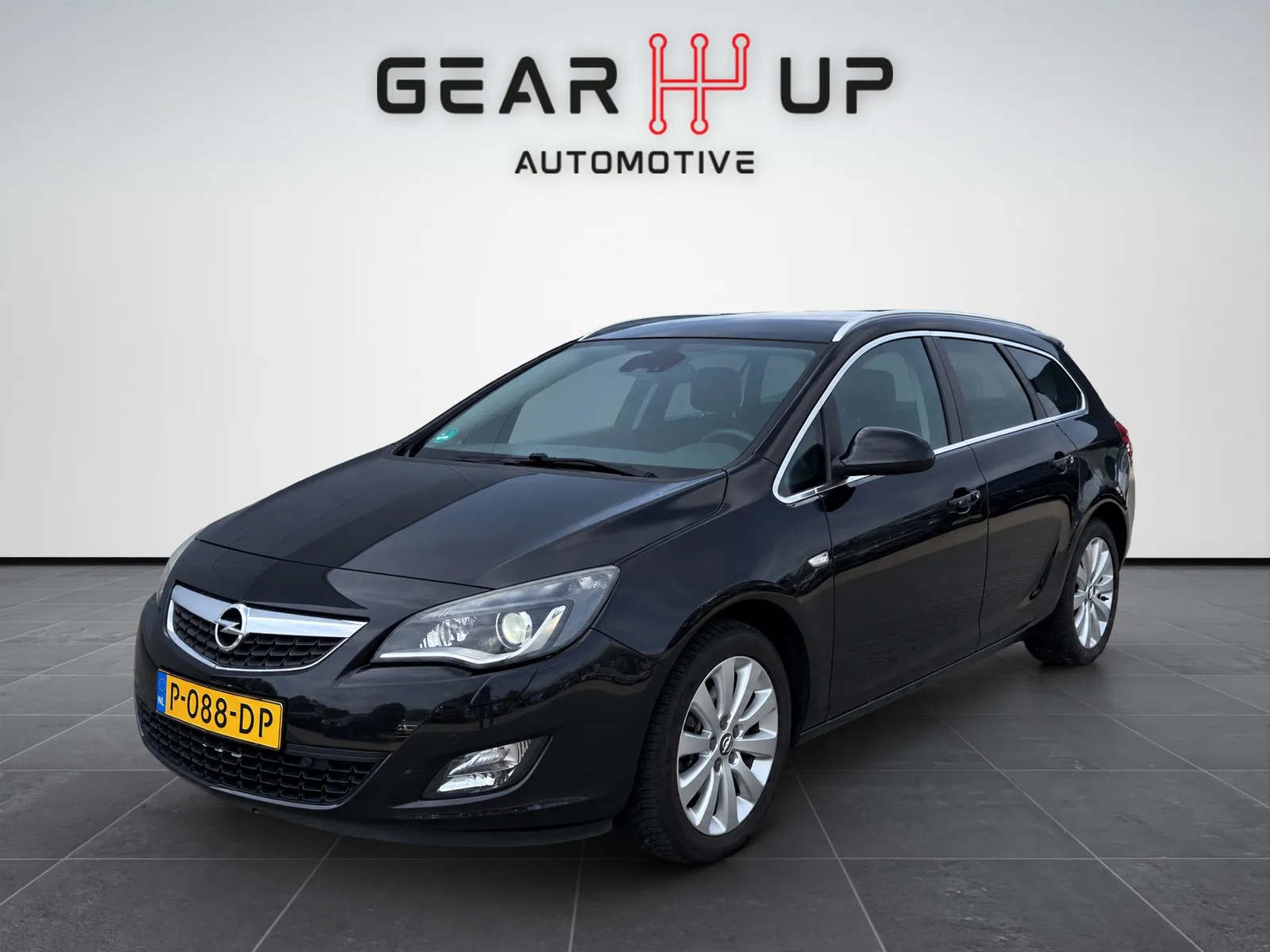 Opel Astra (2011) — foto 1