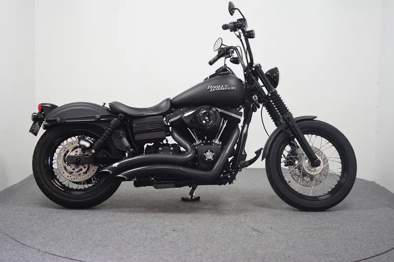 Harley-Davidson Dyna Street Bob 1585 (2010)