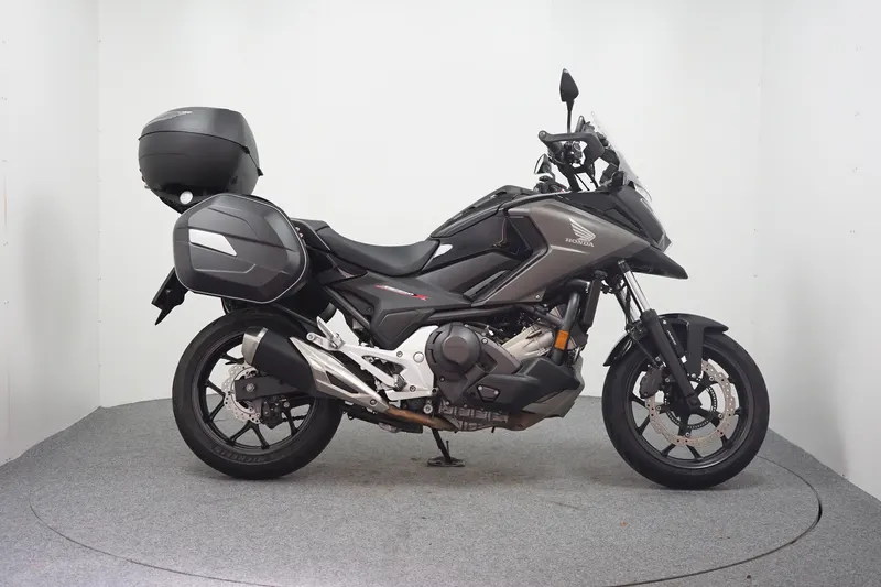 Honda NC750X (2020)