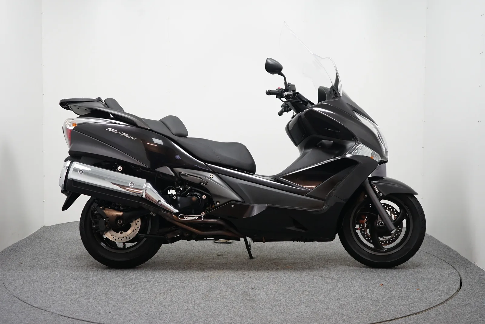 Kawasaki J 300 (2020) — foto 1