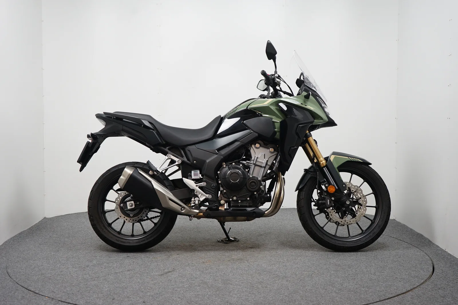 Moto Guzzi V85 TT (2023) — foto 1