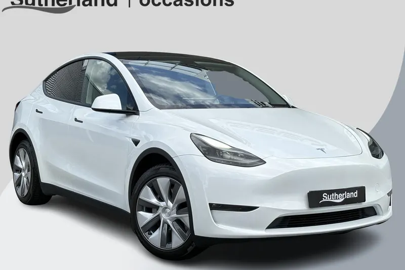 Tesla Model Y (2023)