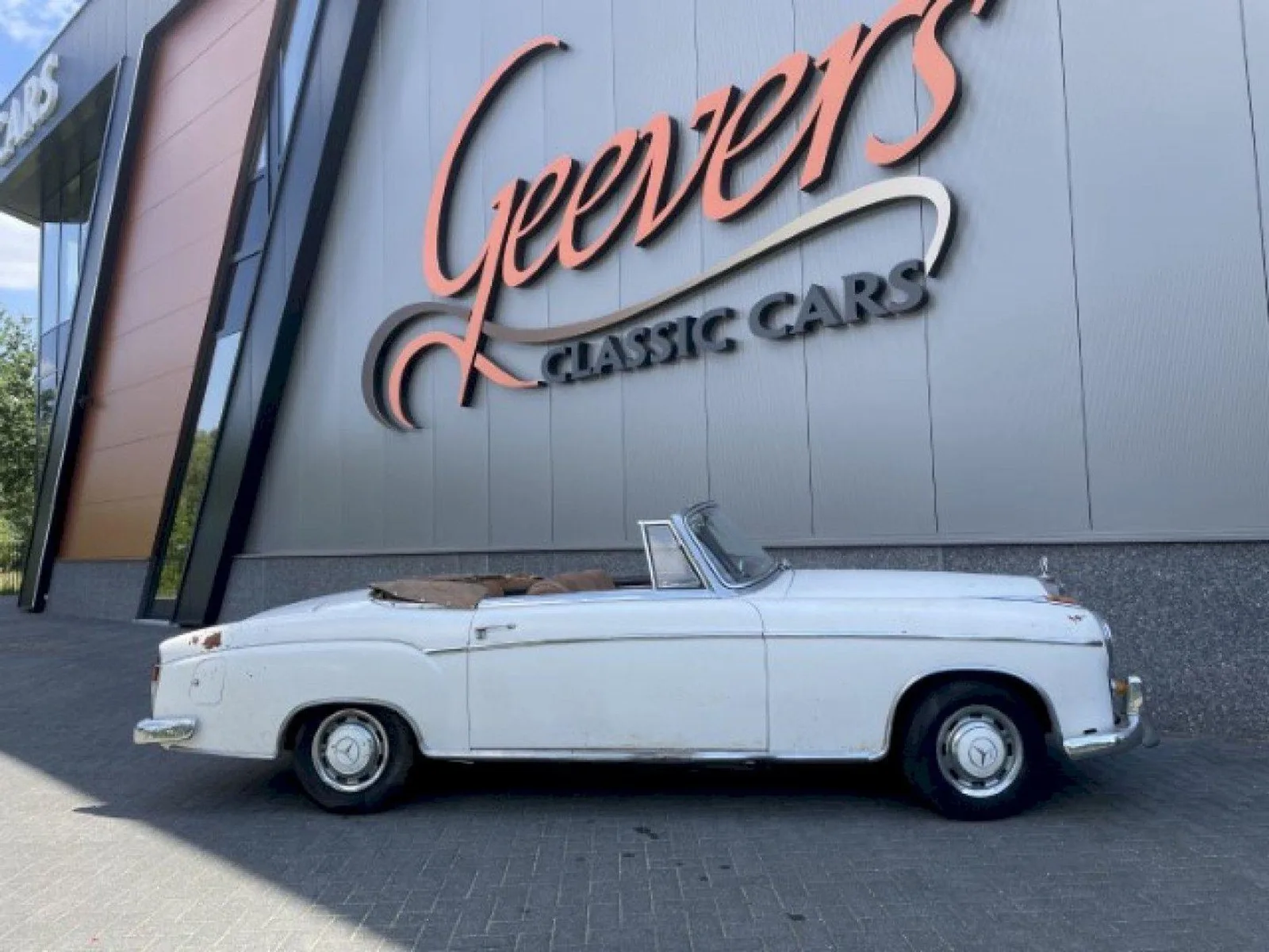 Mercedes-Benz 200-Serie (1960) — foto 1