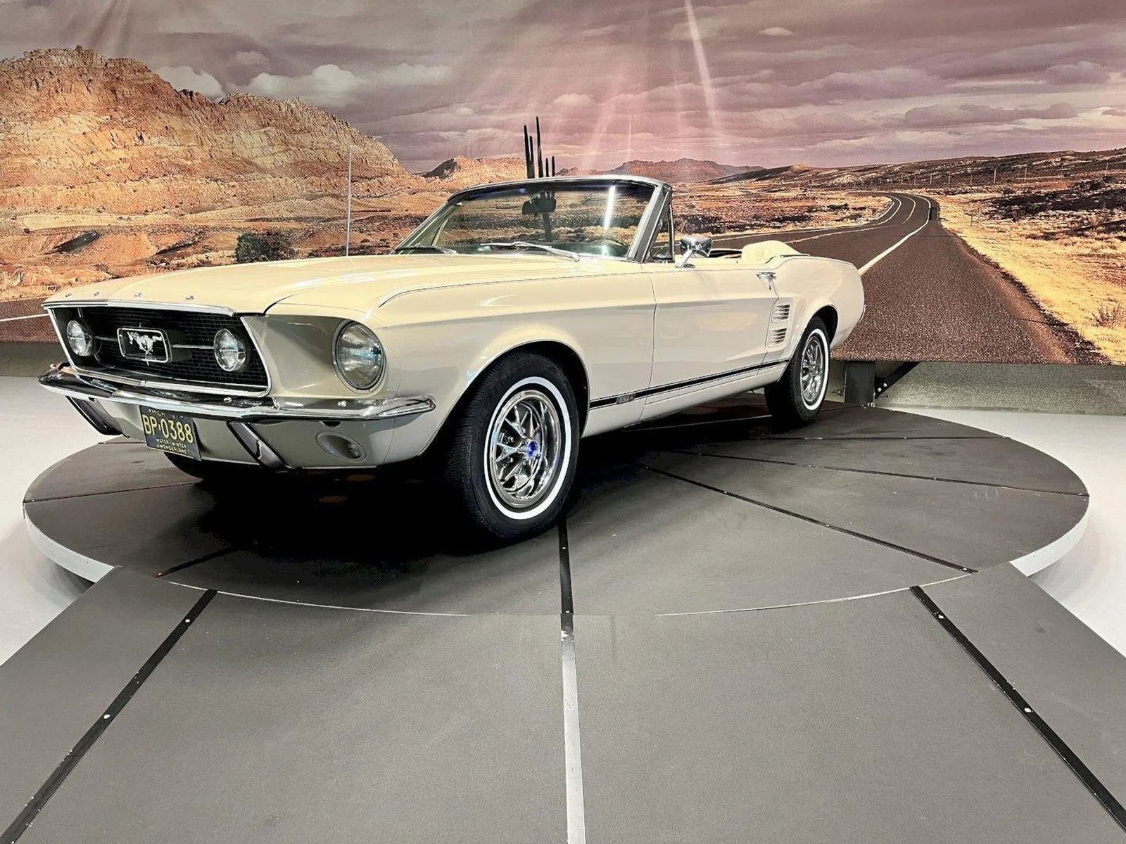 Ford Mustang (1967) — foto 1