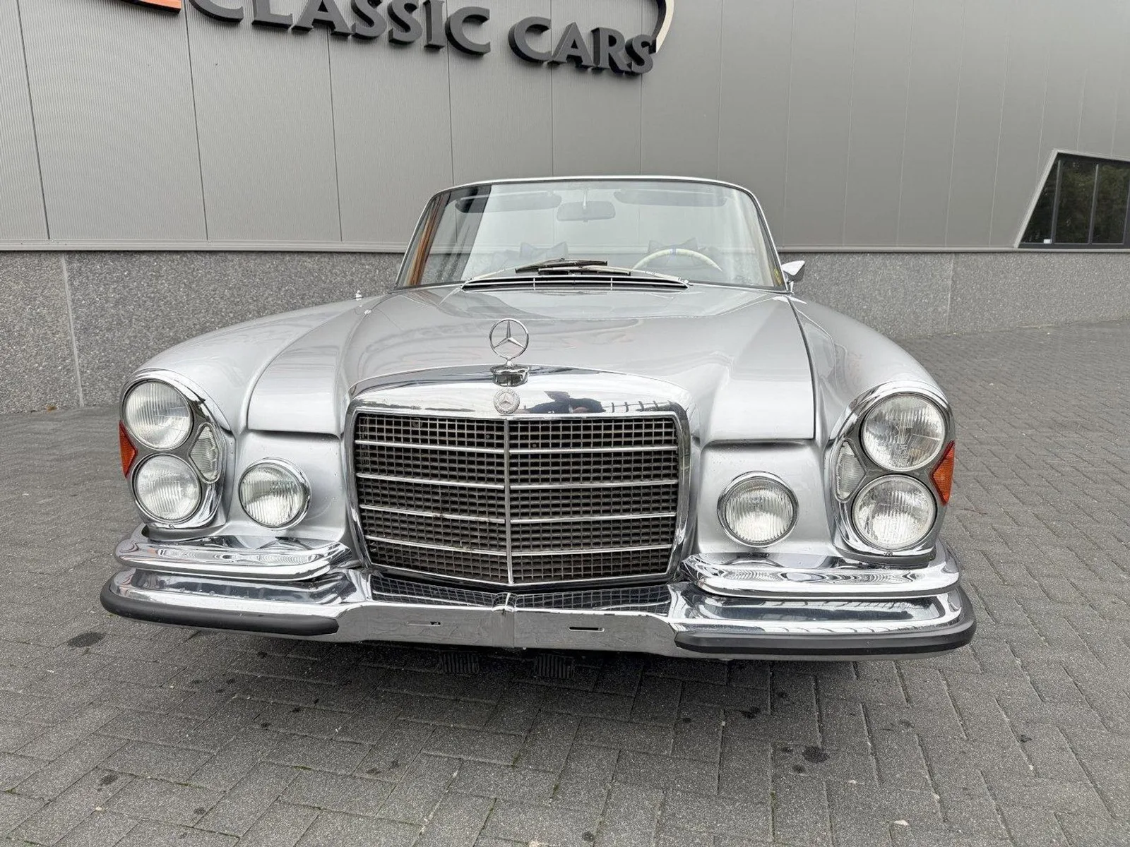 Mercedes-Benz 200-Serie (1970) — foto 1