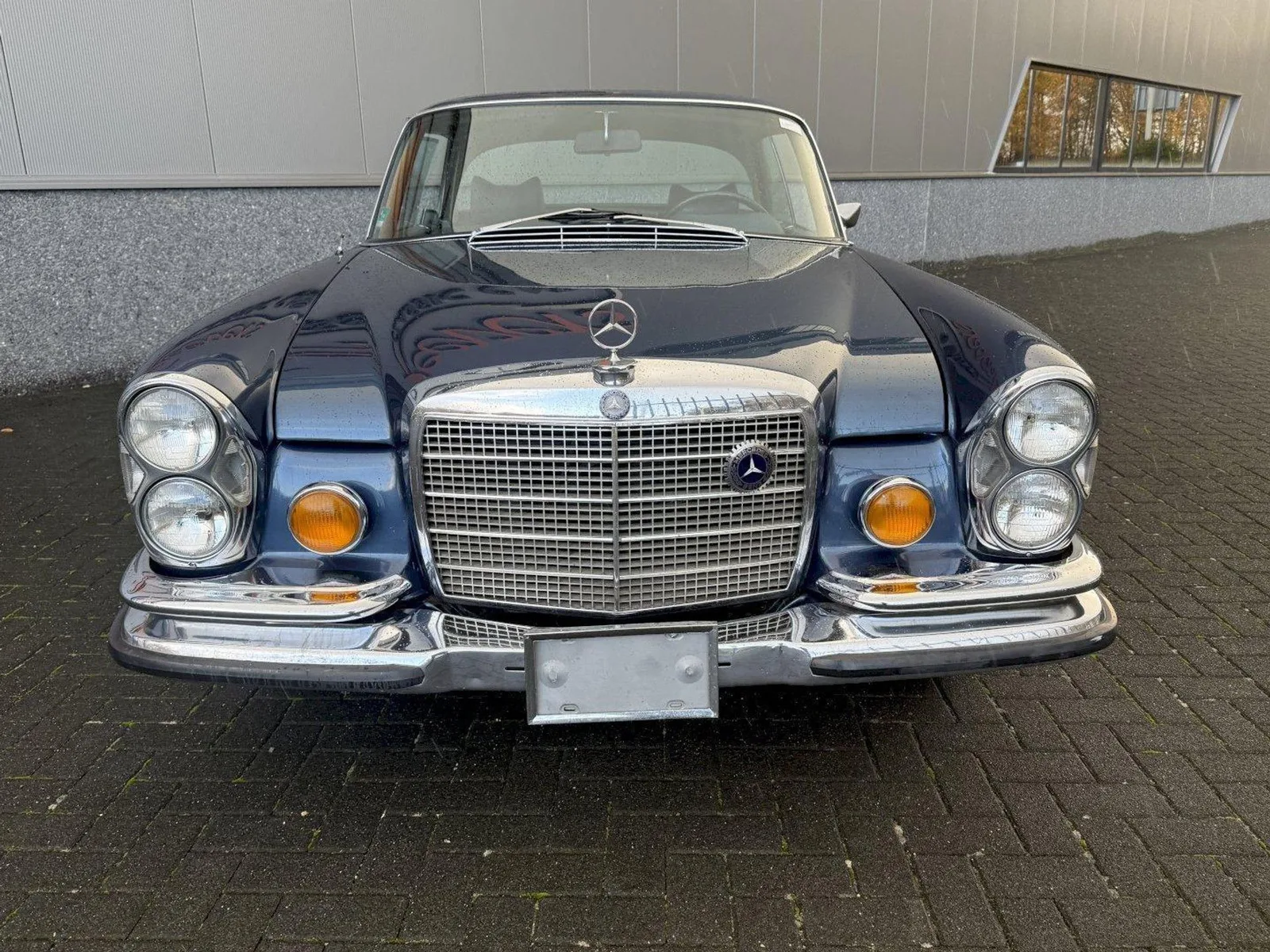 Mercedes-Benz 200-Serie (1970) — foto 1