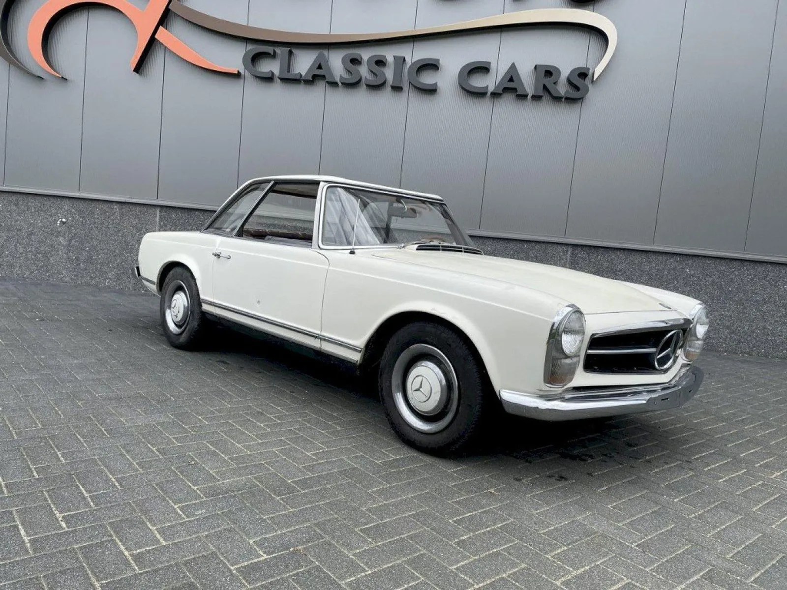 Mercedes-Benz SL-Klasse (1965) — foto 1