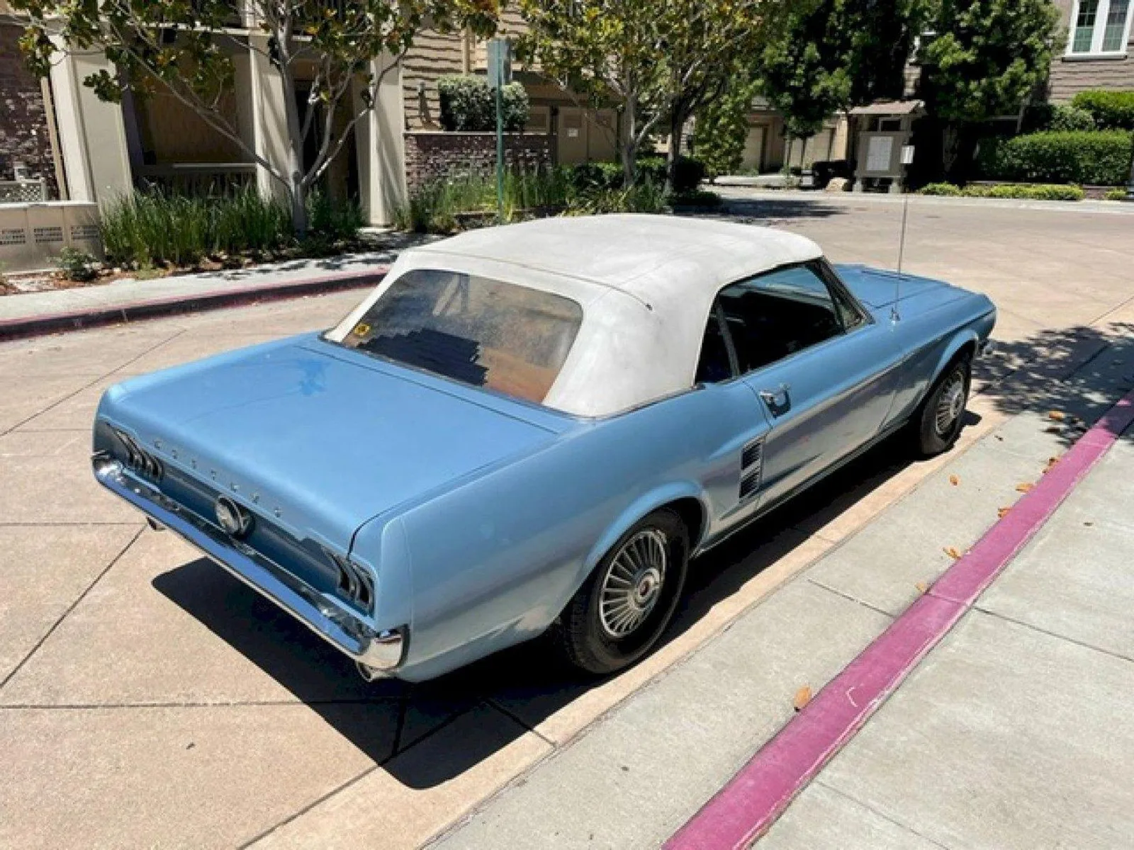 Ford Mustang (1967) — foto 1