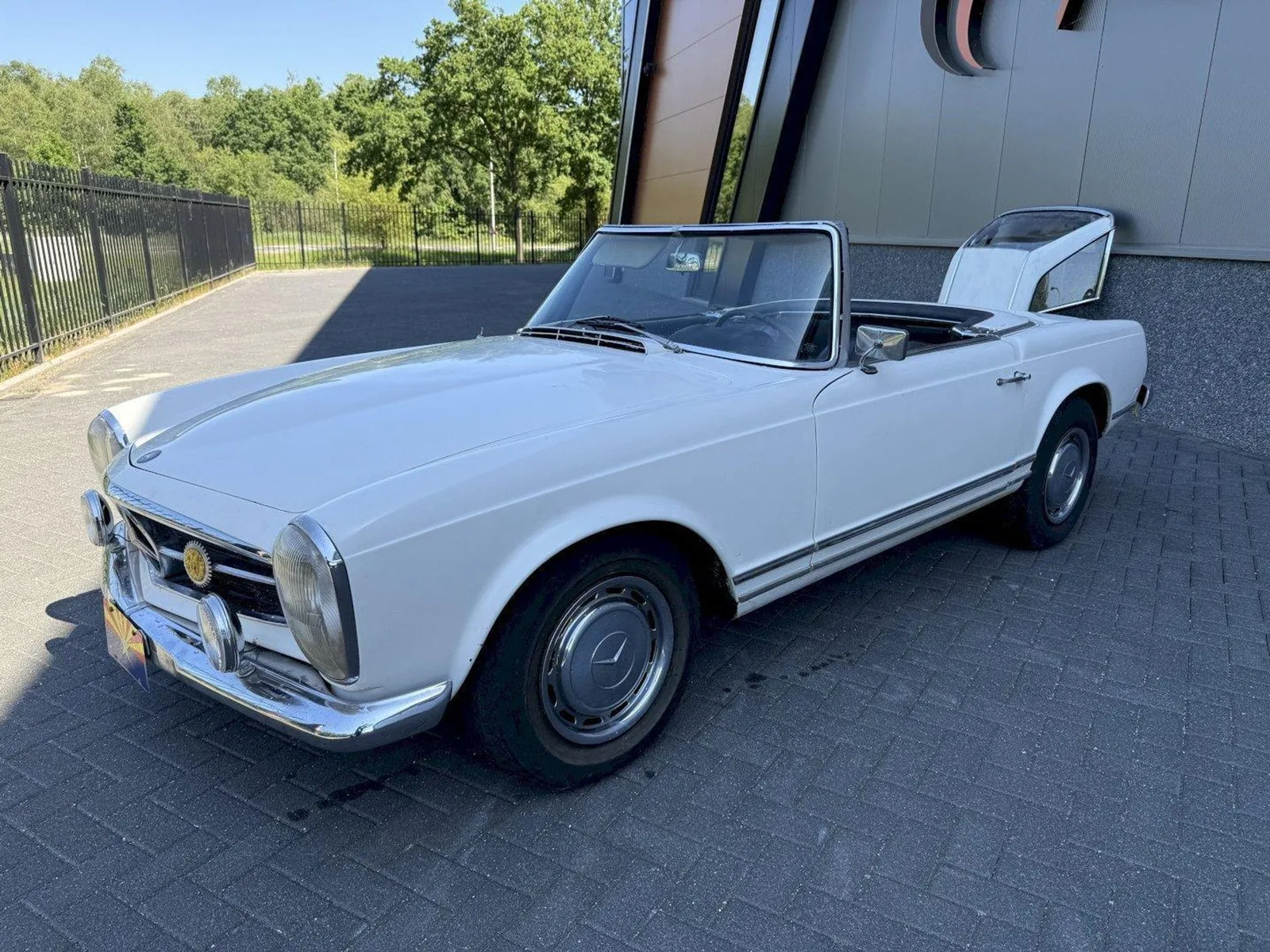 Mercedes-Benz SL-Klasse (1967) — foto 1