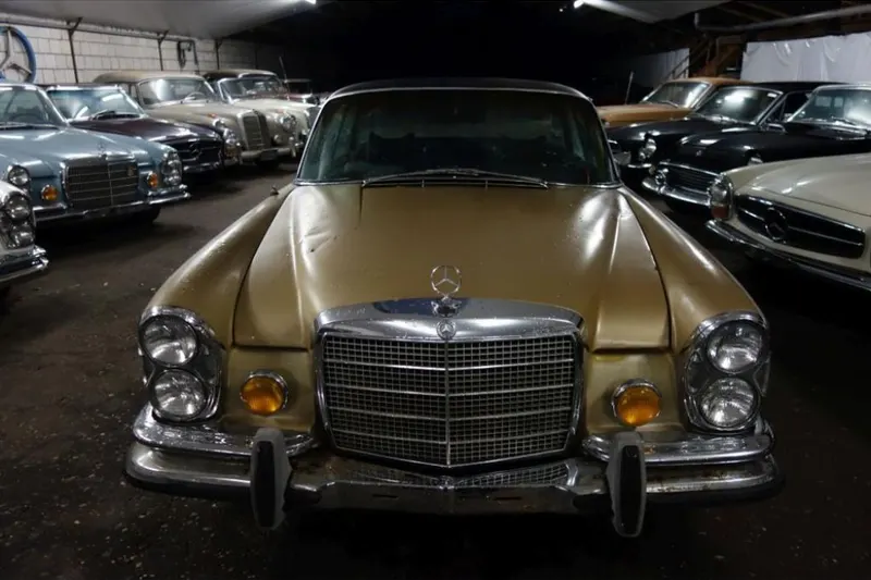 Mercedes-Benz 200-Serie (1971)