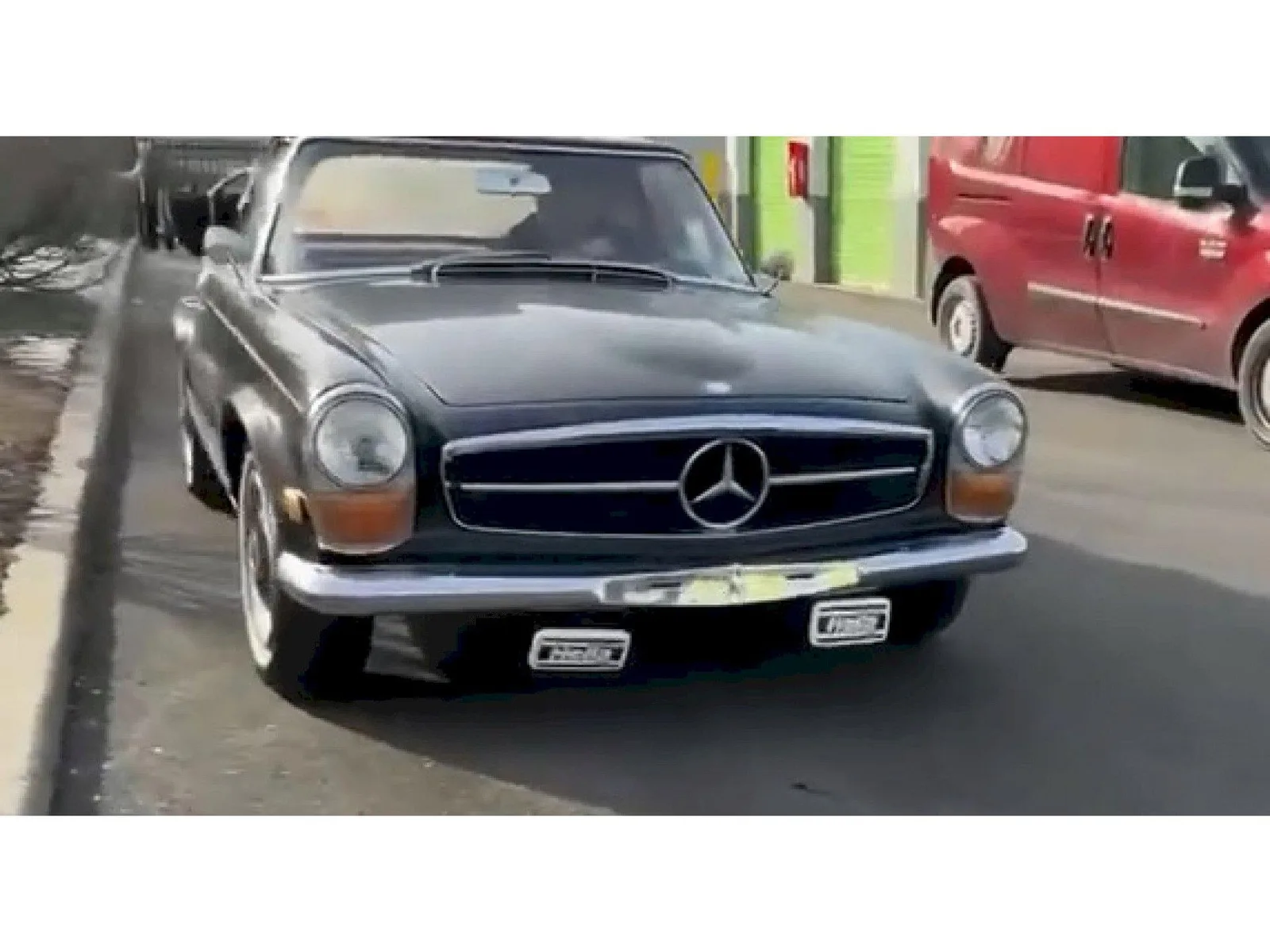 Mercedes-Benz SL-Klasse (1965) — foto 1