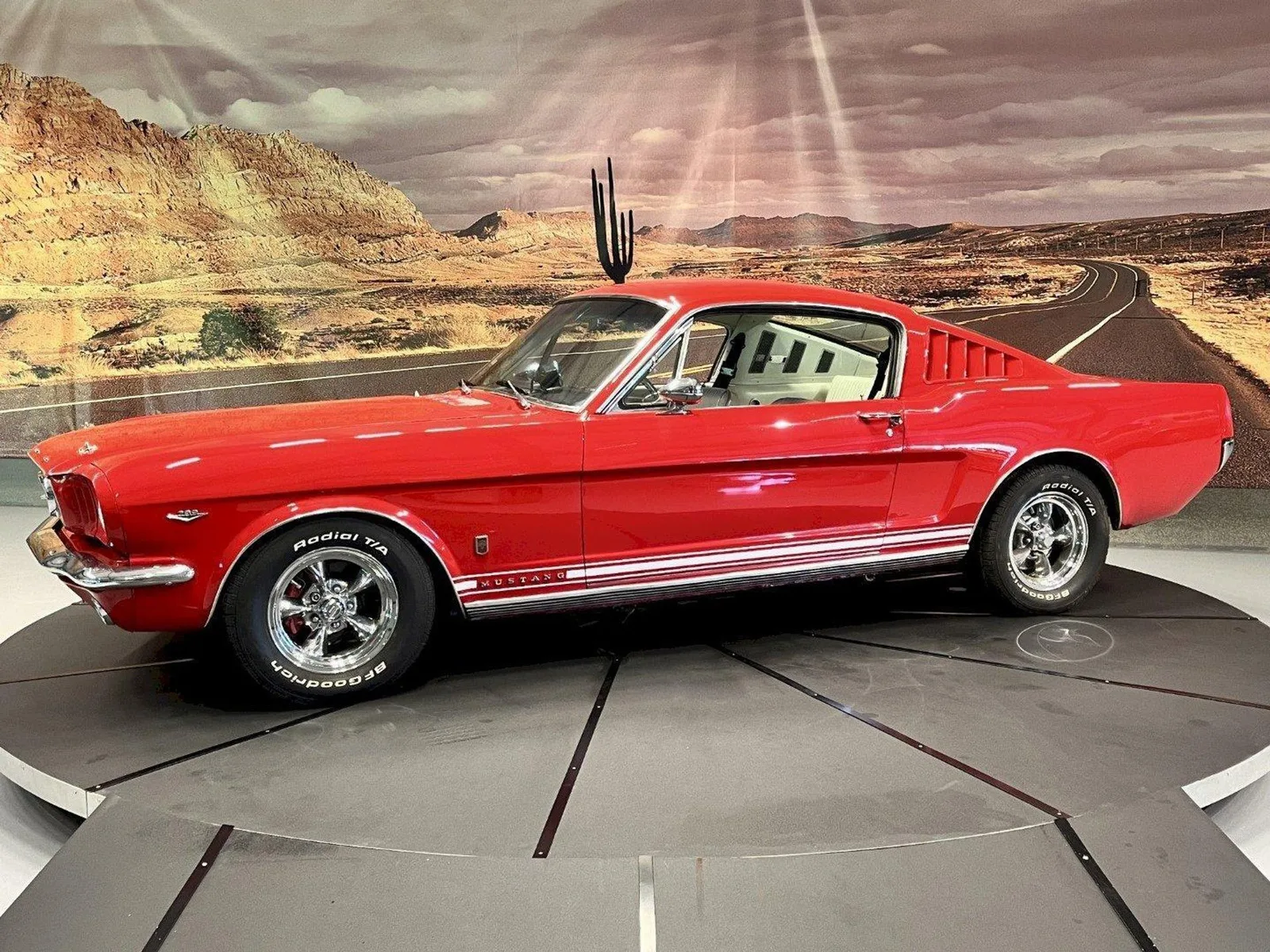 Ford Mustang (1966) — foto 1
