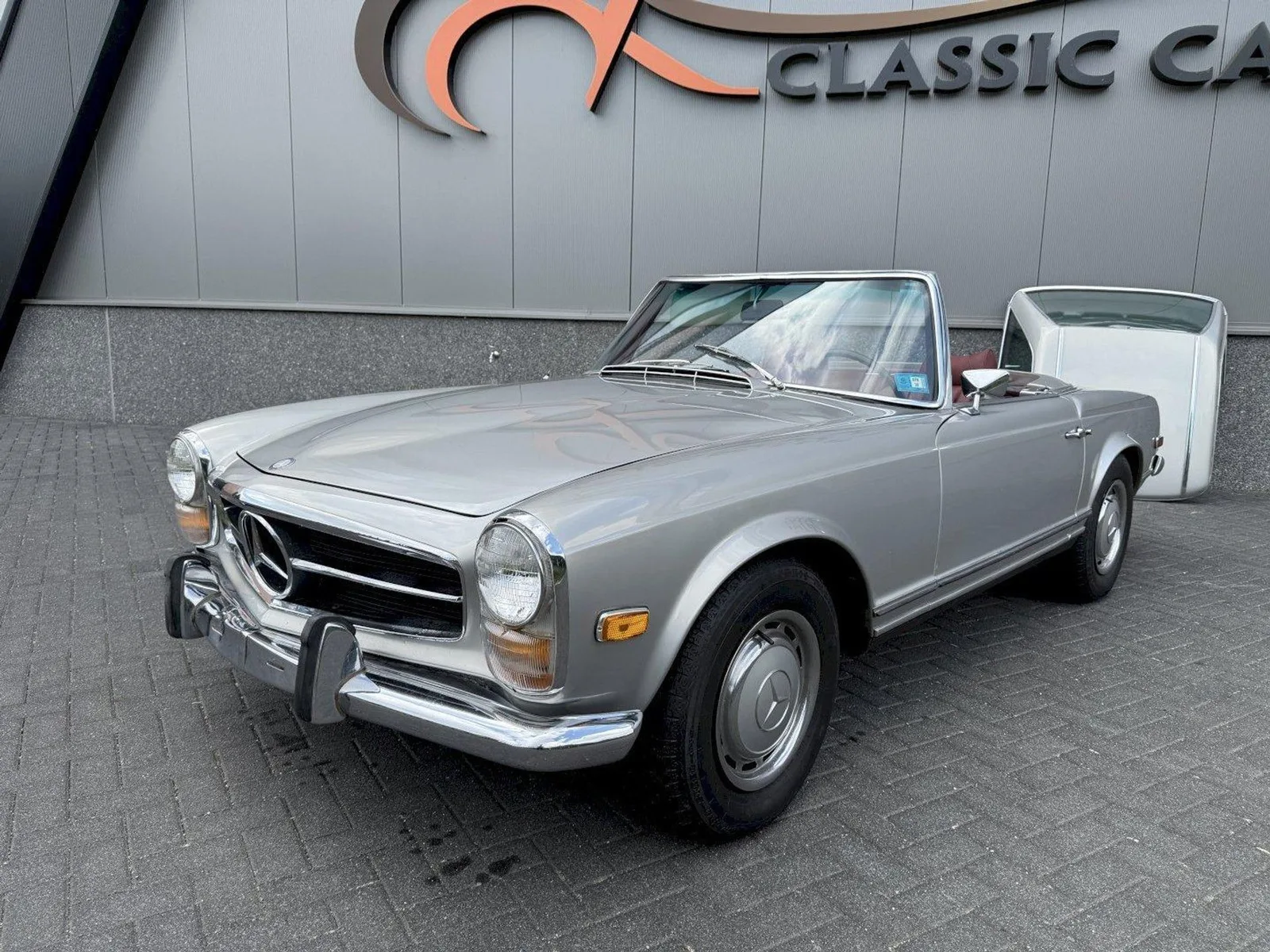 Mercedes-Benz SL-Klasse (1969) — foto 1