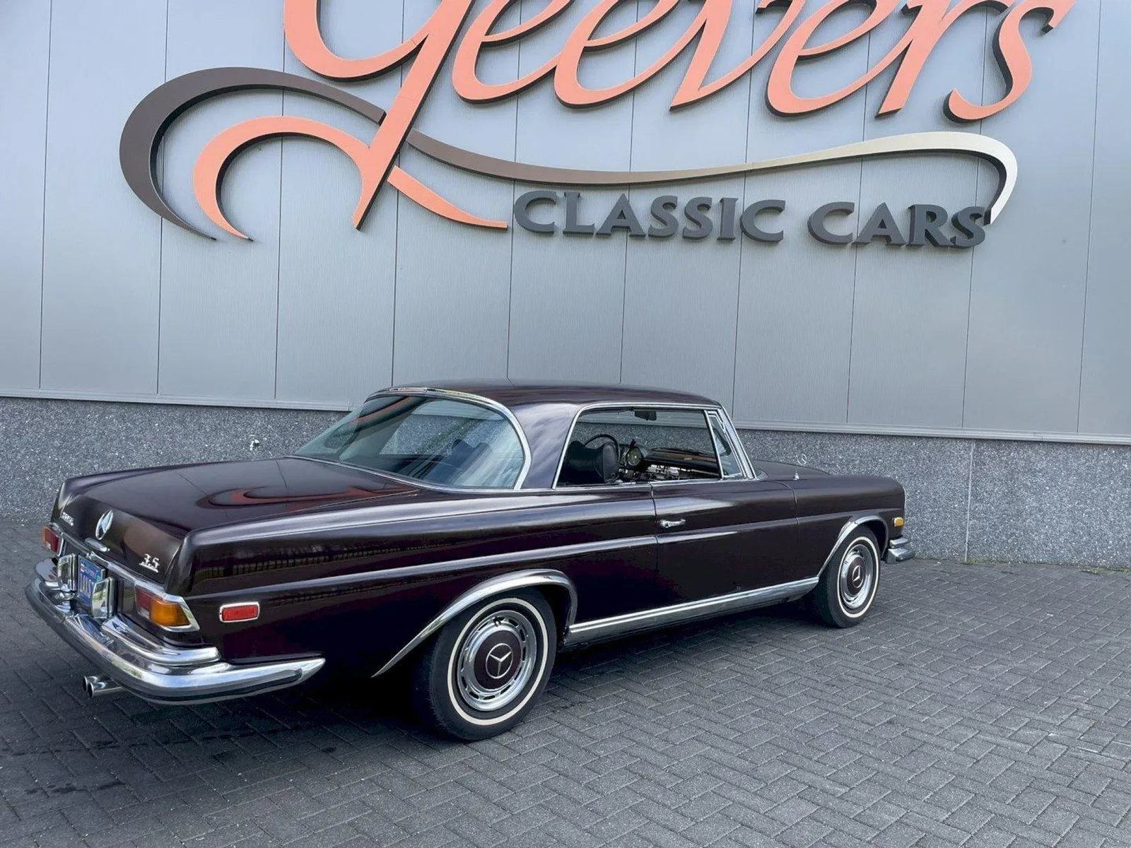 Mercedes-Benz 200-Serie (1971) — foto 1