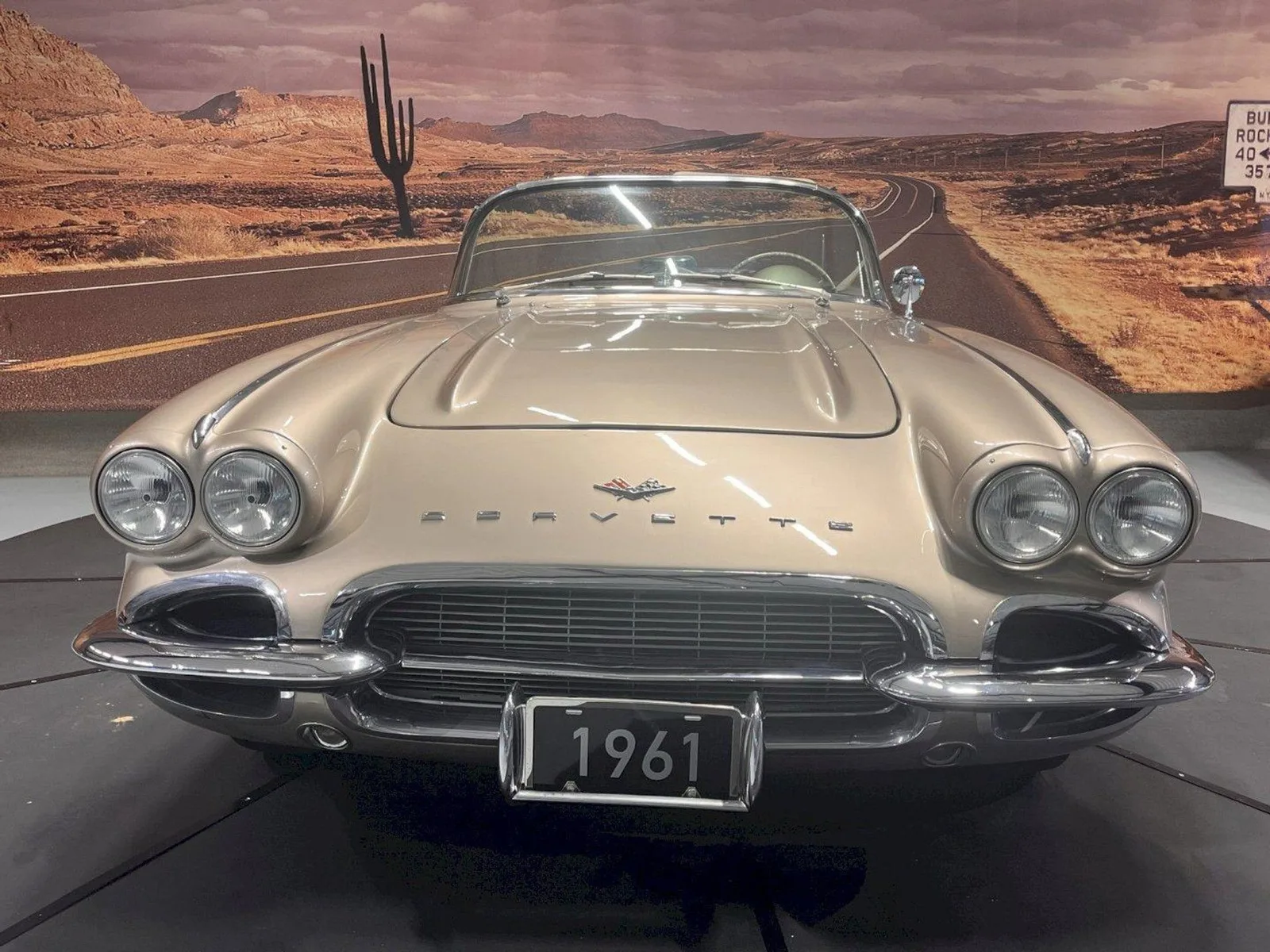 Chevrolet Corvette (1961) — foto 1