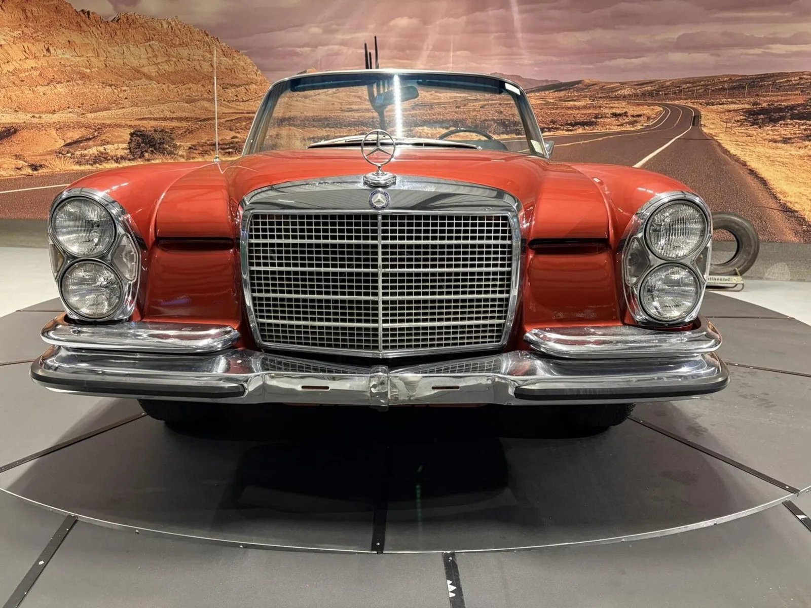 Mercedes-Benz 200-Serie (1971) — foto 1
