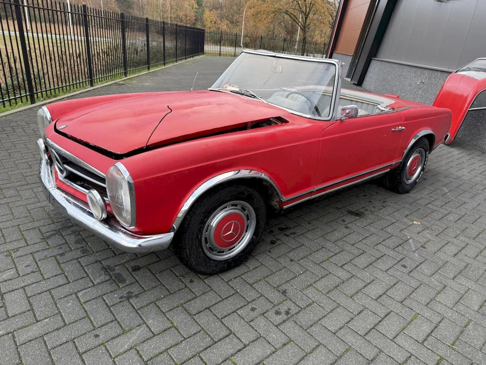 Mercedes-Benz SL-Klasse (1967) — foto 1
