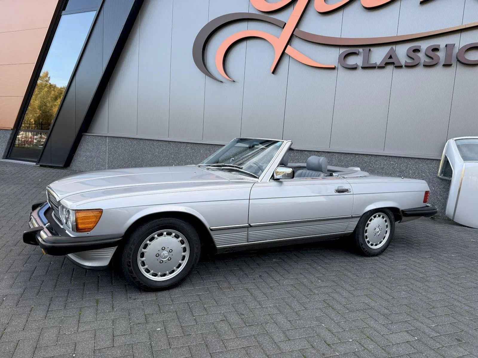 Mercedes-Benz SL-Klasse (1987) — foto 1