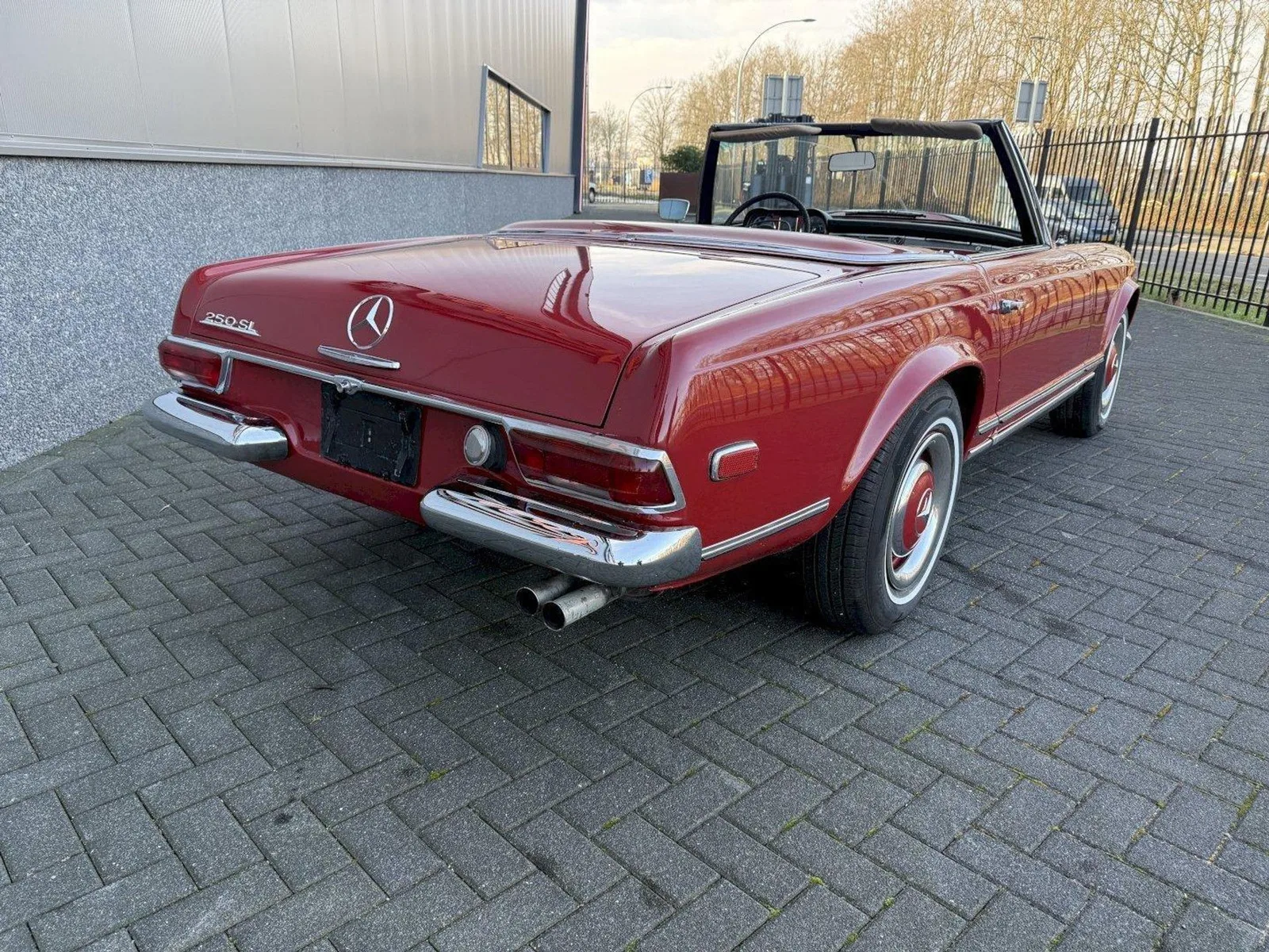 Mercedes-Benz SL-Klasse (1968) — foto 1