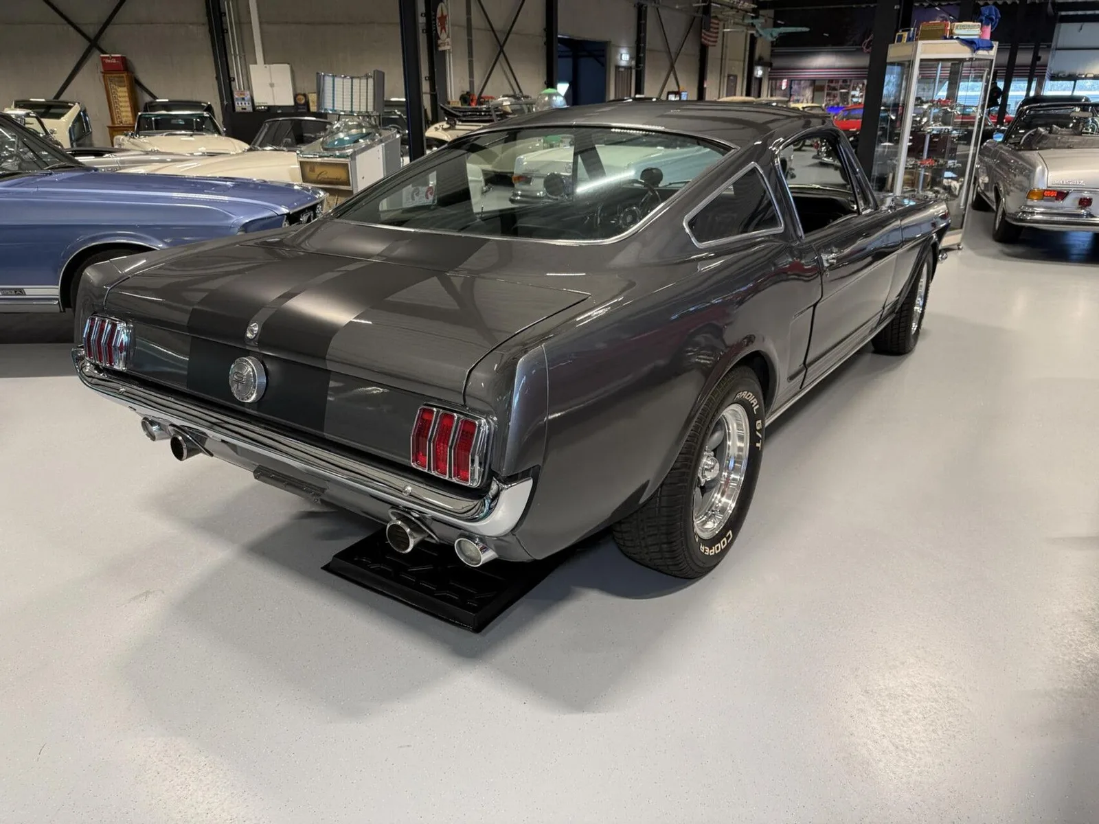 Ford Mustang (1966) — foto 1