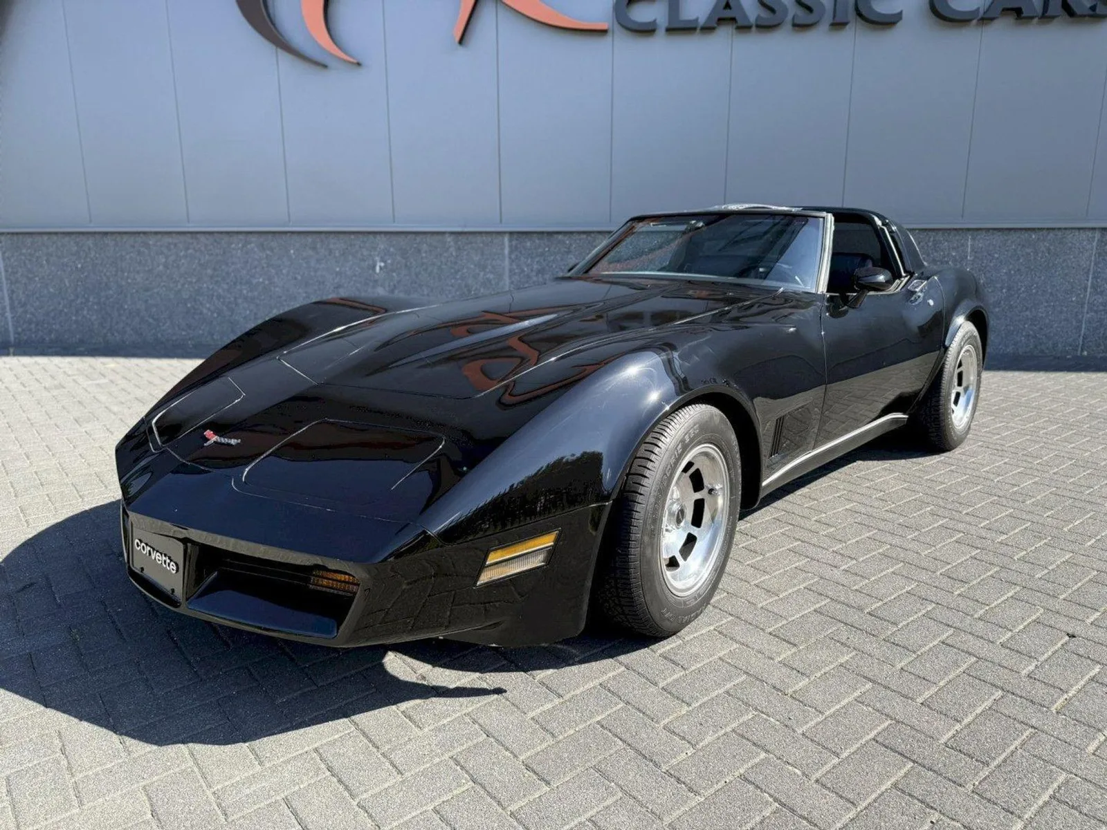 Chevrolet Corvette (1981) — foto 1