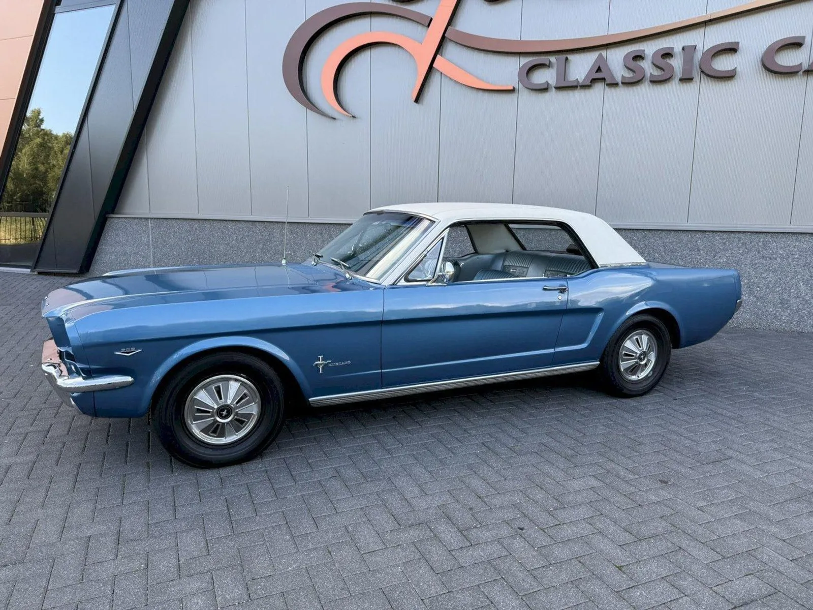 Ford Mustang (1966) — foto 1