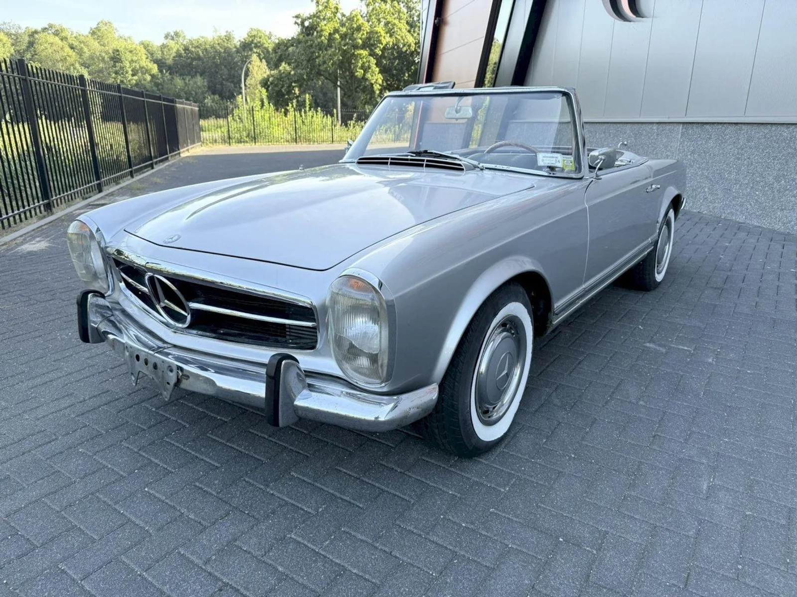 Mercedes-Benz SL-Klasse (1965) — foto 1