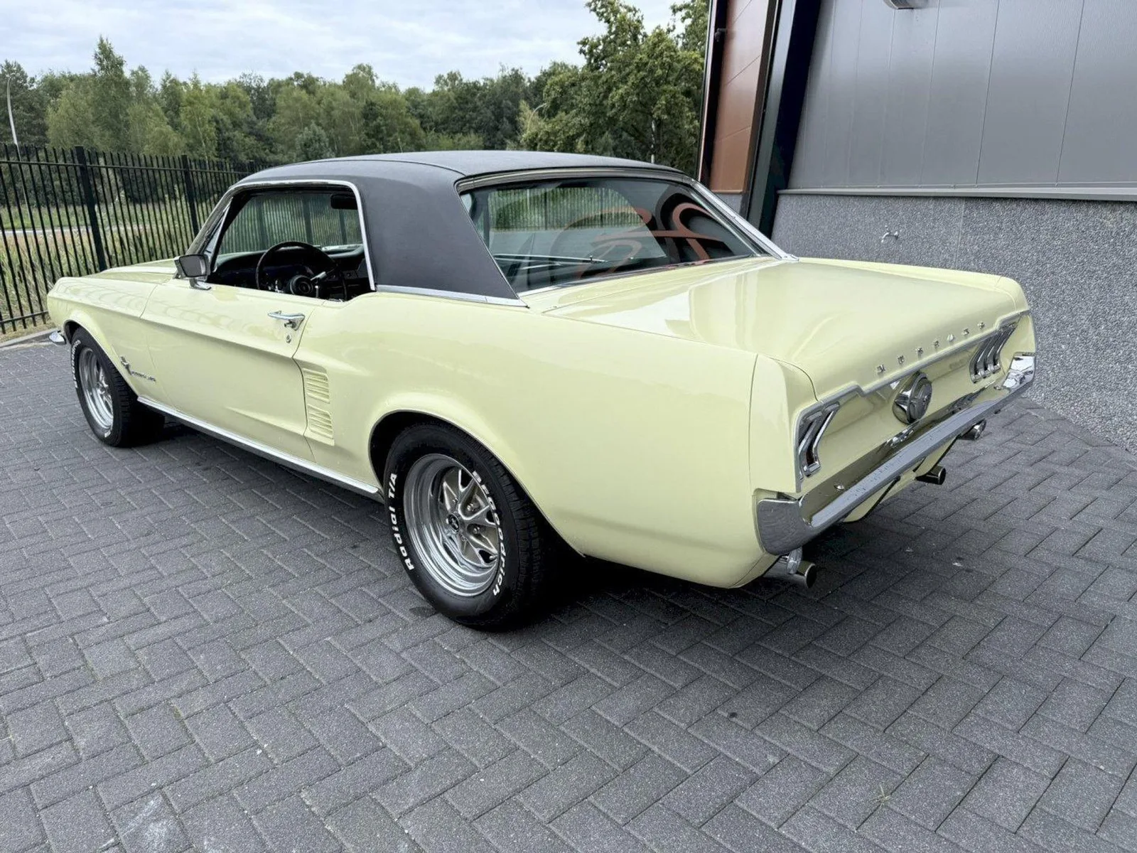 Ford Mustang (1967) — foto 1