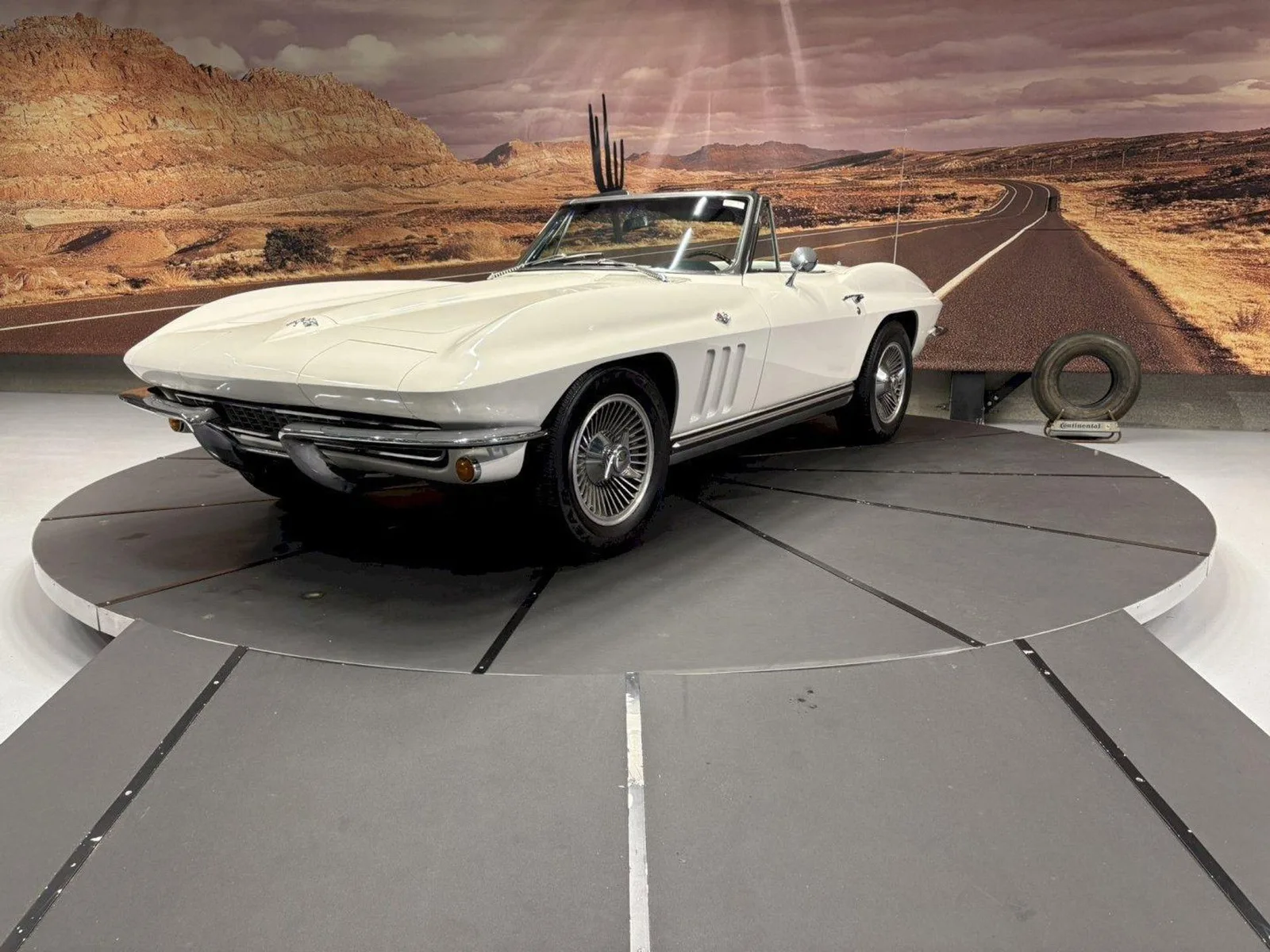 Chevrolet Corvette (1965) — foto 1
