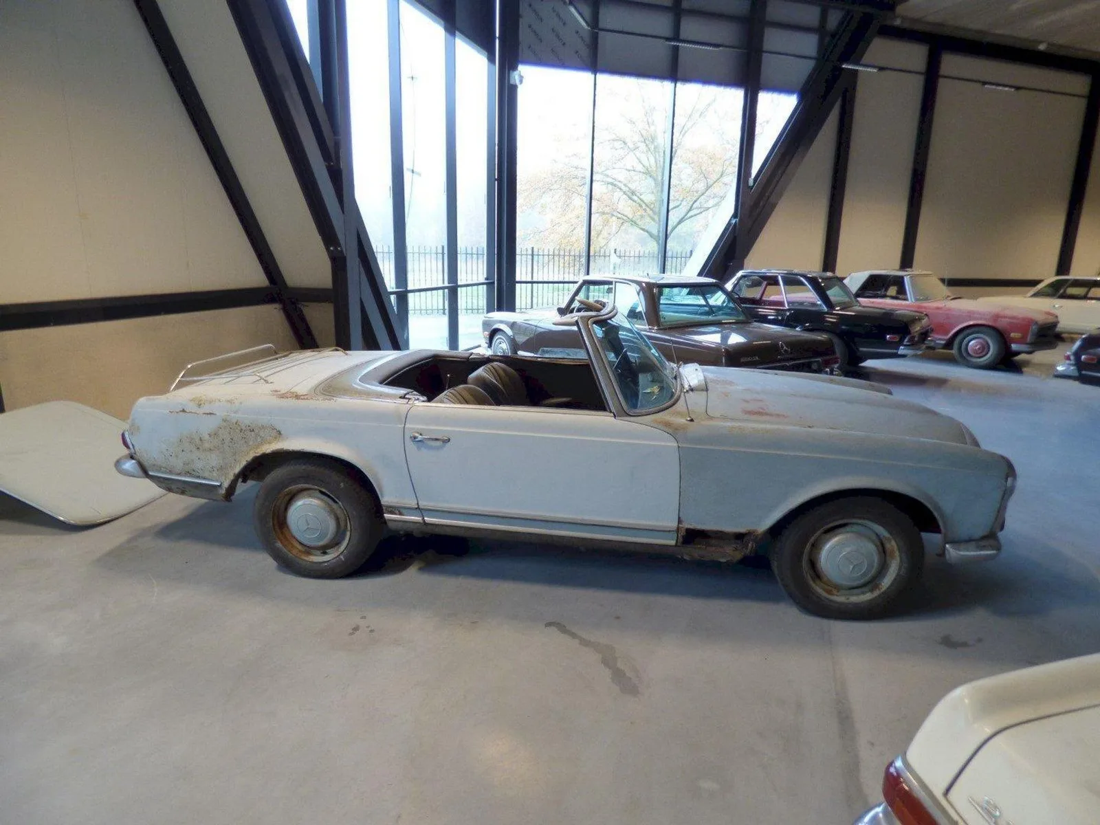 Mercedes-Benz SL-Klasse (1966) — foto 1