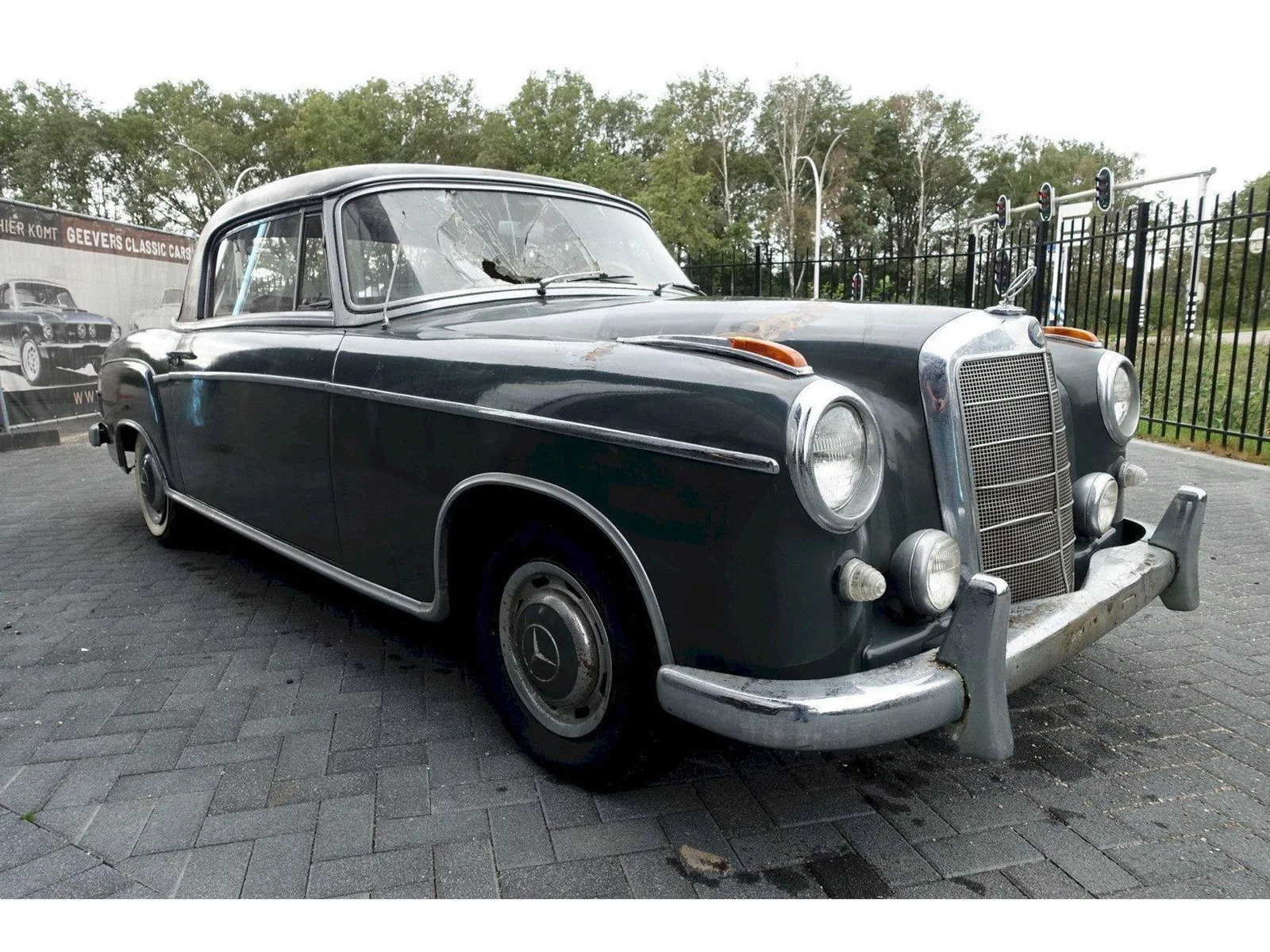 Mercedes-Benz 200-Serie (1960) — foto 1