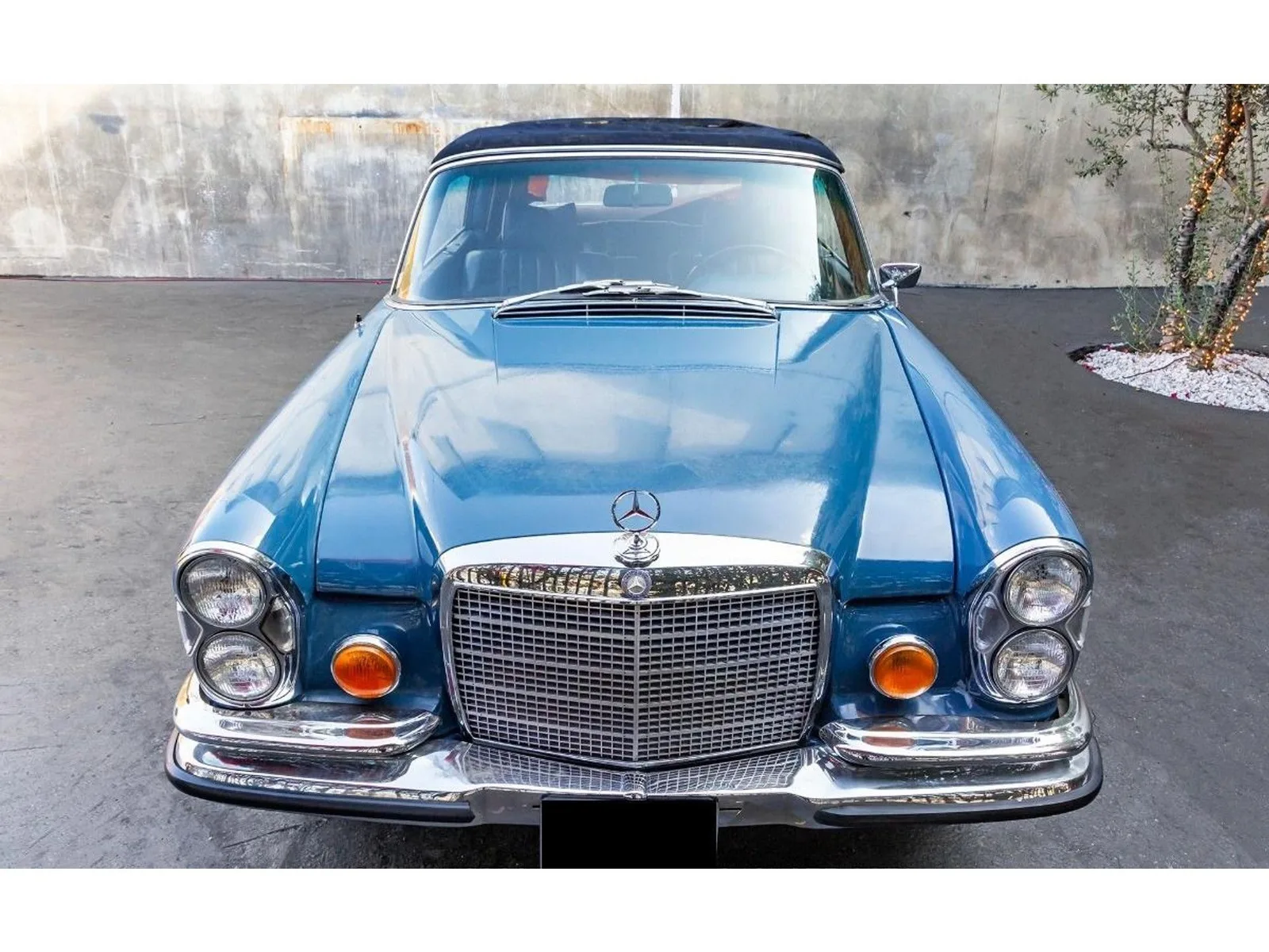 Mercedes-Benz 200-Serie (1970) — foto 1