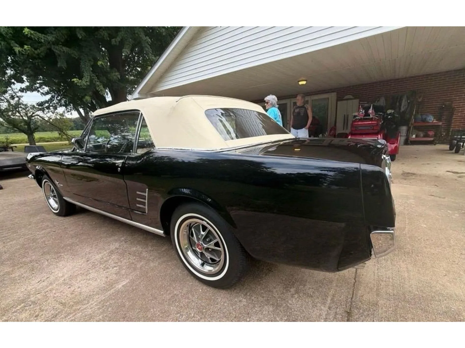 Ford Mustang (1966) — foto 1