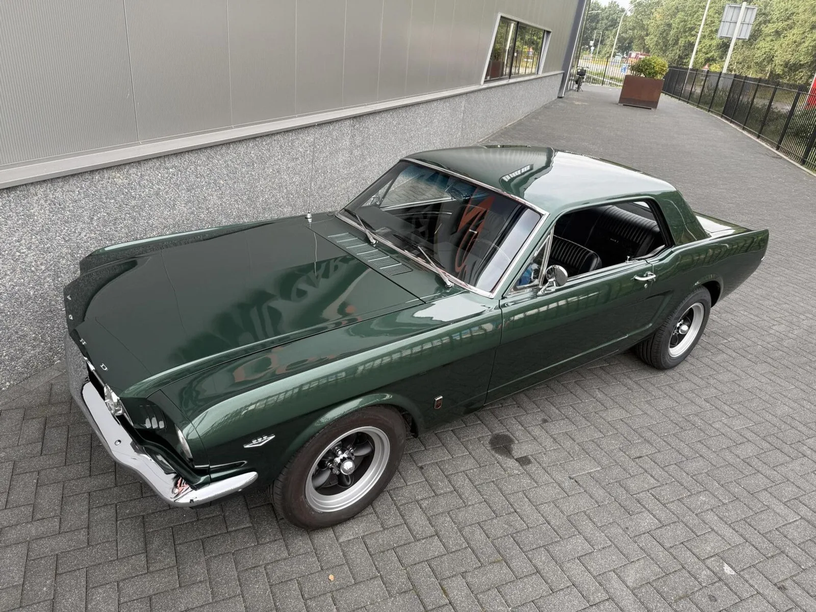 Ford Mustang (1966) — foto 1